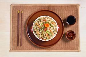 Veg Hakka Noodles {500ml}