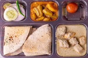 Special Veg Thali With Choice Of Roti Or Rice