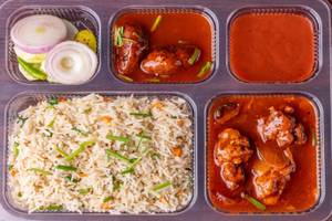 Special Chicken Chili Thali With Rice Or Noodles
