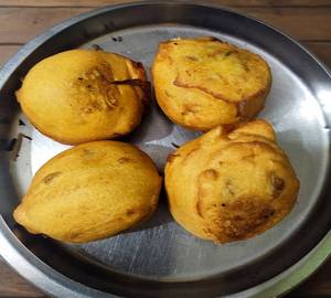 JumboBatataVada with chutney 3 peice