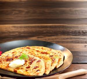 Butter Onion Paratha With Achar