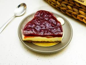 Strawberry Cheesecake (1 Slice)