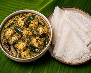 Kari Patta Paneer With Neer Dosa
