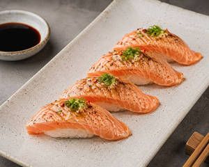 Sake Aburi Nigiri