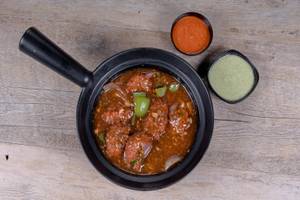 Chilly Gravy Momos [6pcs] |Serves-1|