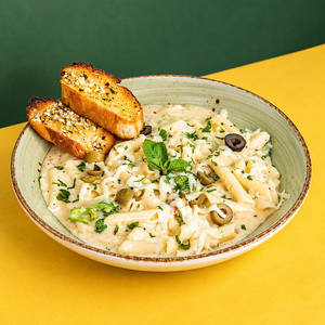 Chicken Alfredo (white Sauce)