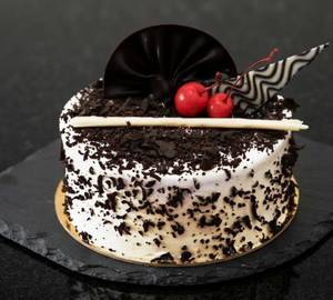 Premium Pastry Black Forest (Half Kg)