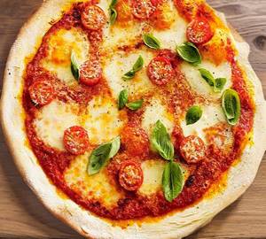 Margherita Pizza+250 ml Thums Up