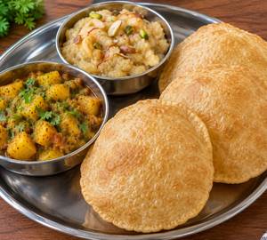 Aloo Sabji+Suji Halwa+3 Puri