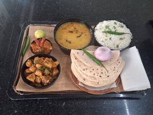 Regular Thali - Economy Pack (3-4 Persons)