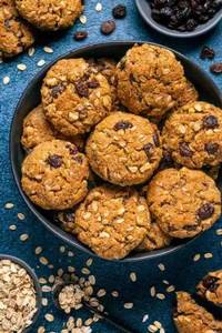 Oats & Raisin Cookies