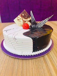 Classic Choco Vanilla Cake