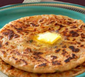 Aloo Pyaaj Paratha With Butter