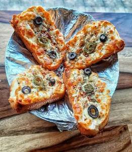 Supreme Garlic Bread