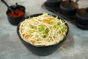 Garlic Hakka Noodles