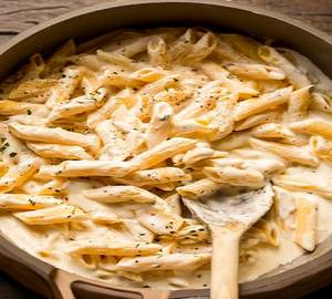 Creamy & Cheesy White sauce pasta