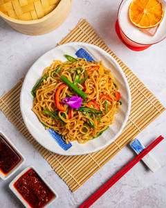 Jain Wok-tossed Rice Noodles, Vegetables