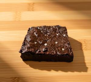 Dark Chocolate Sea Salt Brownie ( 1)