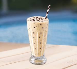 Vanilla Shake With Choco Chips