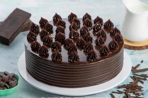 Fudge chocolate cake