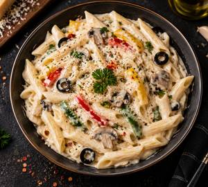 White sauce pasta