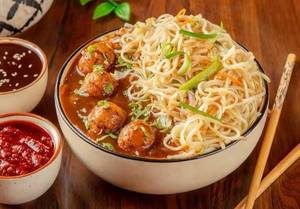 Hakka Noodles With Manchurian