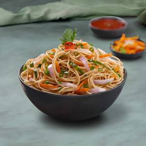 Veg Hakka Noodles Bowl