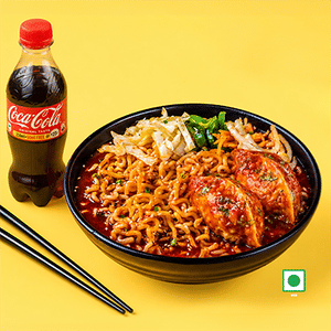 Hot & Spicy Ramen Veg Meal with 2 pc Pan Fried Momo & Coke