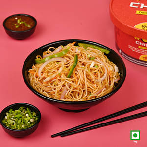 Veggie Noodles In Hot Garlic Sauce Regular - (750 ml)