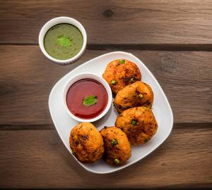 Aloo Chop 4 PC & Pudina chutney