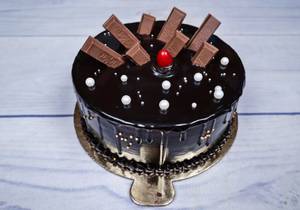 KitKat Chocolate Cake [500 g]