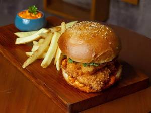 Crunchy chicken burger