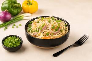 Veg hakka noodles