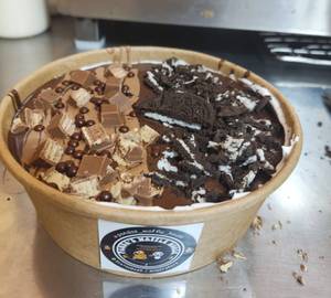 Oreo and kitkat [bowl cake]