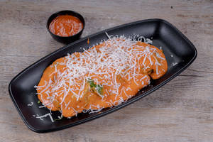 Cheese Gravy Momos [6pcs] |Serves-1|