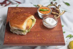 Mayonnaise Grilled Vada Pav