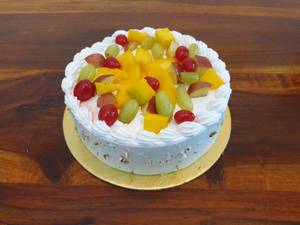 Fresh fruit cake