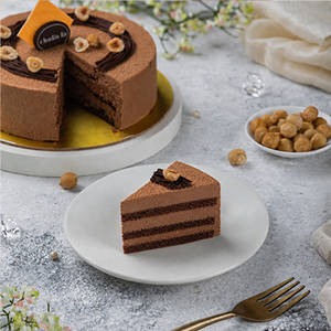 Signature Eggless Crunchy Cake