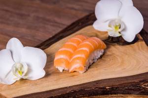 Salmon Nigiri