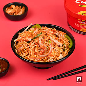 Chicken Noodles In Hot Garlic Sauce - (500 ml)