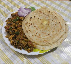 Paratha with egg bhurji
