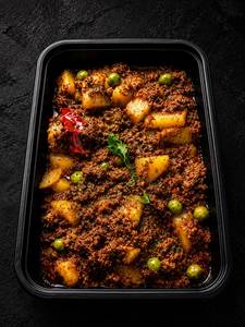 Beef Mince With Peas & Potatoes. Classic*