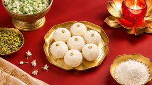 Coconut Ladoo