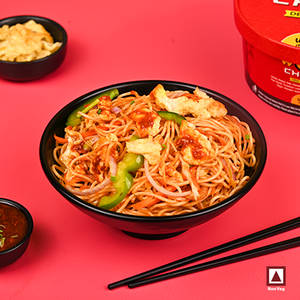 Egg Noodles In Hot Garlic Sauce - (500 ml)
