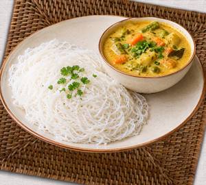 Idiyappam with Kurma ( 3 pieces )
