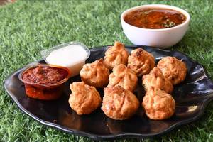 Veg Fried Momos [8 Pieces]