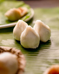 Kolukattai Sweet [3 Pcs]