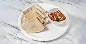 Chilli Chicken With 4 Roti