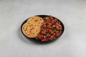 Chilli chicken with laccha paratha