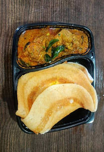 Egg Kal Dosa With Chicken Gravy